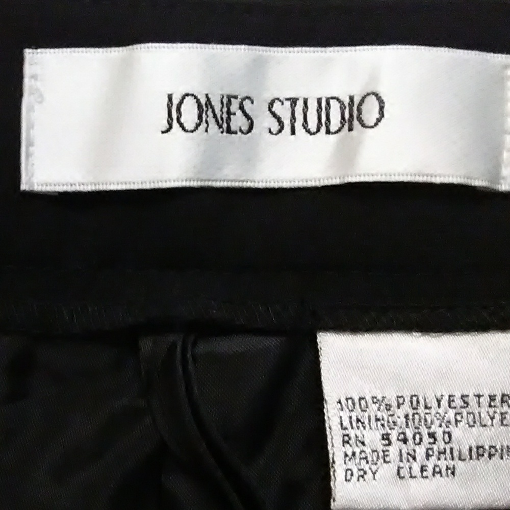 Jones Studio Trousers. Size 6 - Picture 6 of 6